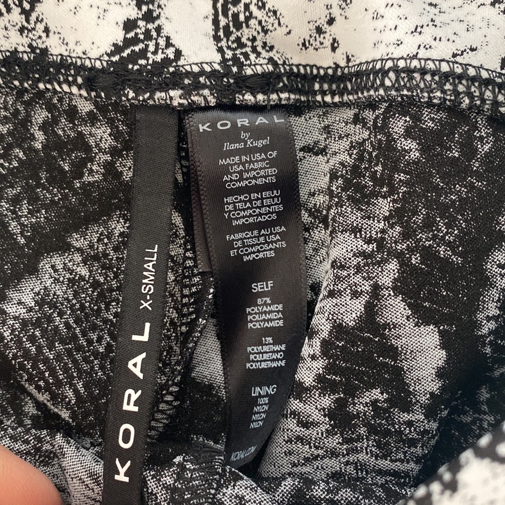 Koral Drive Python High Rise Legging - Picture 6 of 14